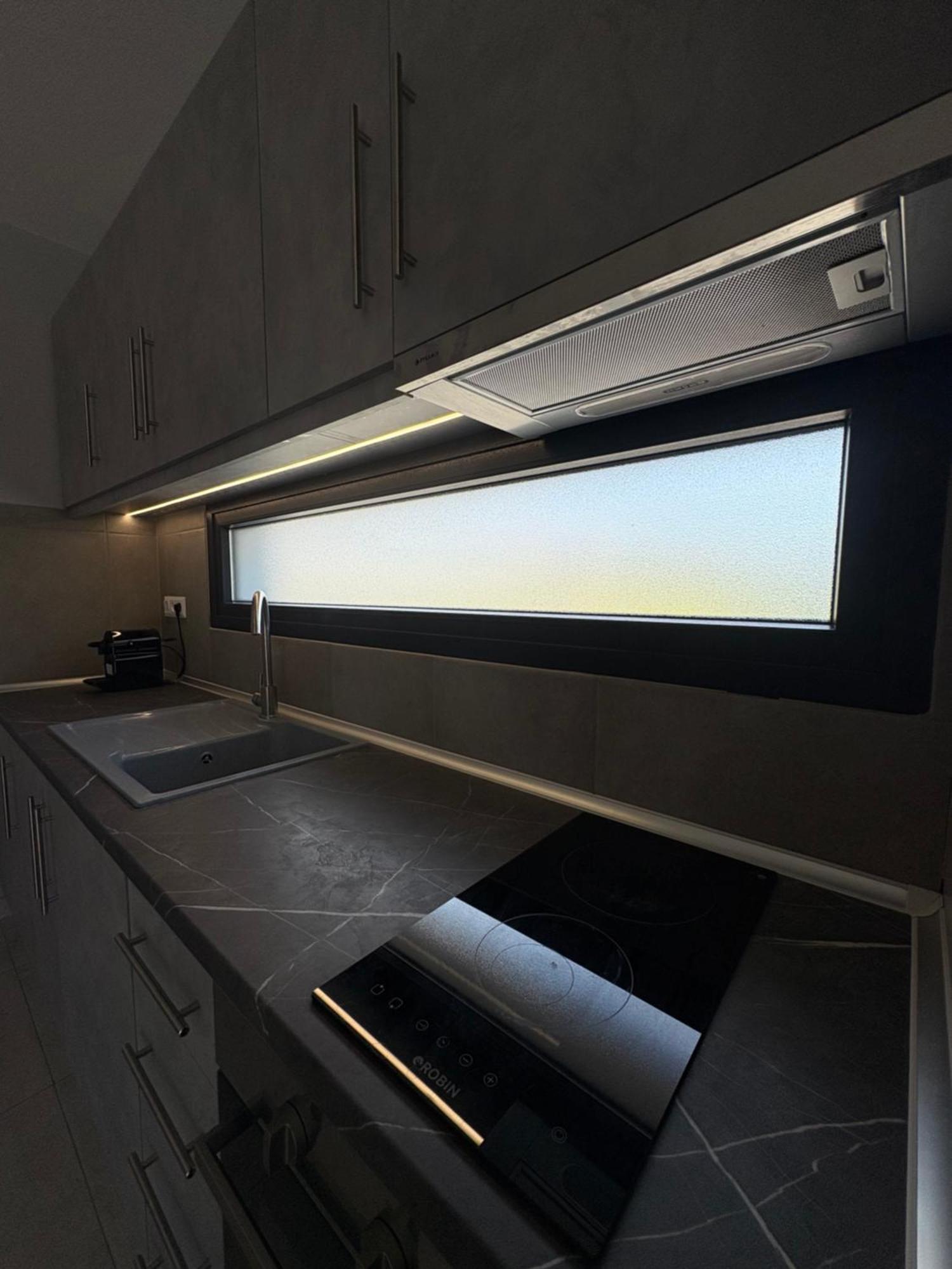 Elinor Apartments Флогита Экстерьер фото